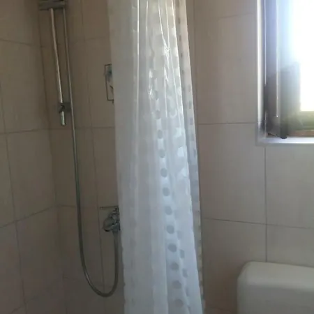 Apartman Manda Ljubetic Sutivan