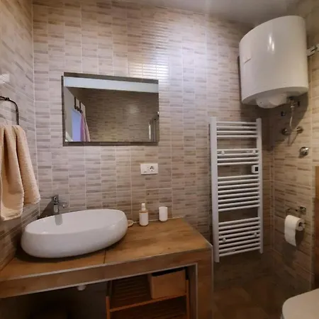 Manda Ljubetic Apartment Sutivan