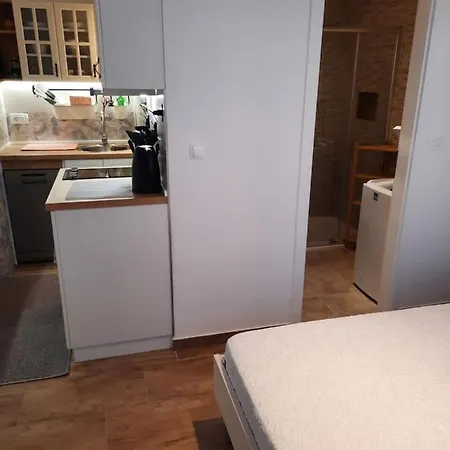 Manda Ljubetic Sutivan