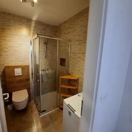 Manda Ljubetic Sutivan