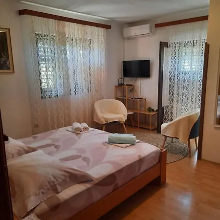 Manda Ljubetic Apartman *