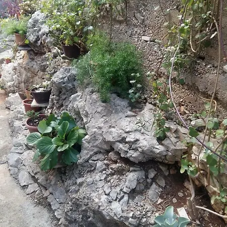 Apartman Manda Ljubetic Sutivan